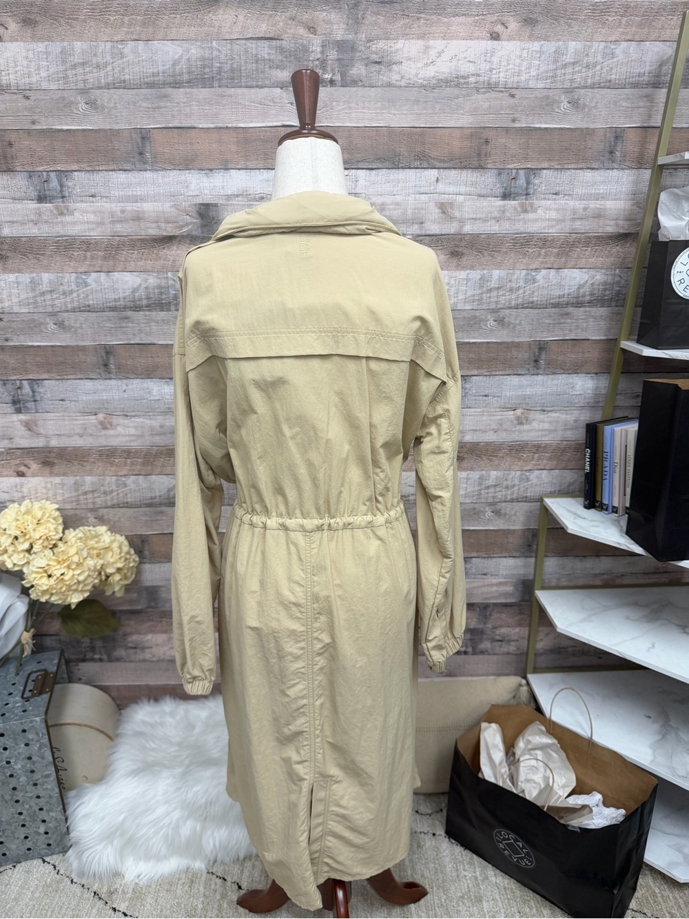 Spiritual Gangster Beige Lightweight Jacket with Hood - Picture 3 of 5